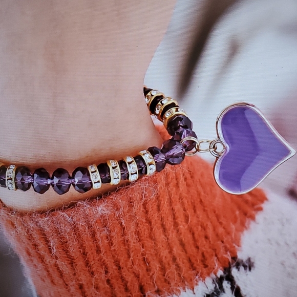New Heart Beaded Charm Bracelet in Purple - Picture 3 of 4